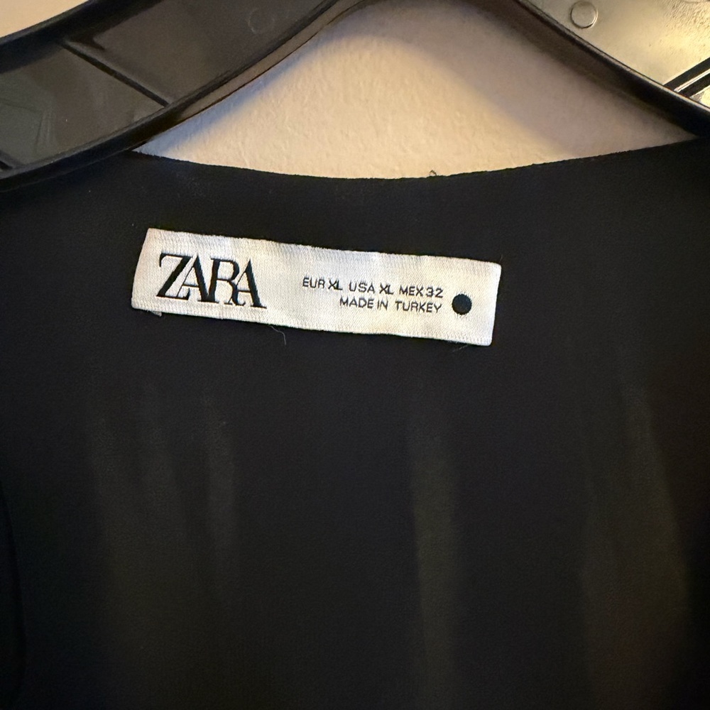 Zara Black and Cream Long Sleeve Dress - Picture 2 of 5